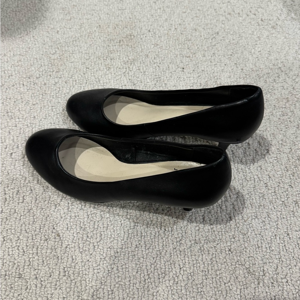 Jessica Classic Black Pumps